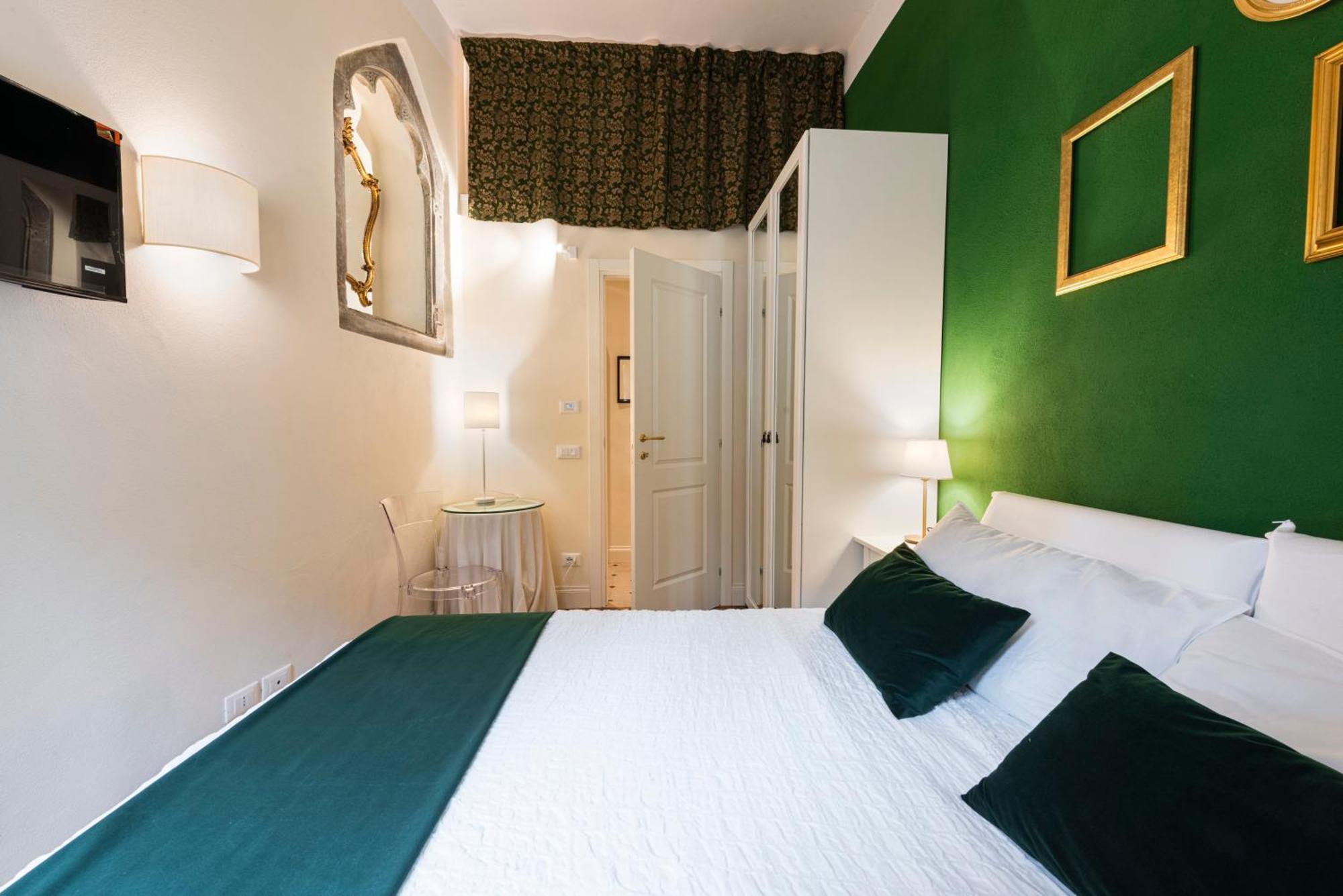 Charming Tornabuoni By Mmega * Florencia